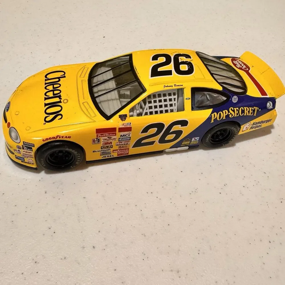 1997 Mattel Hot Wheels 1:24 Scale Nascar Cheerios #26 Johnny Benson Die Cast Car
